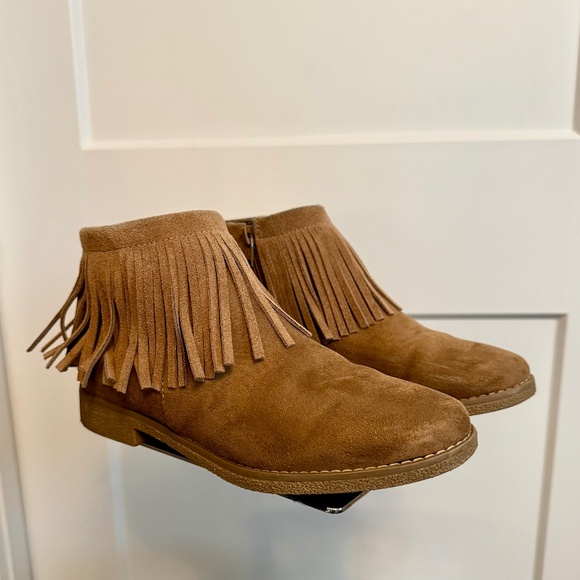 Suede Fringe Bootie - size 6 - Picture 1 of 11